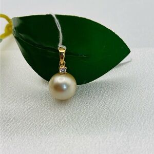 14k Diamond Tahitian Pearl Pendant